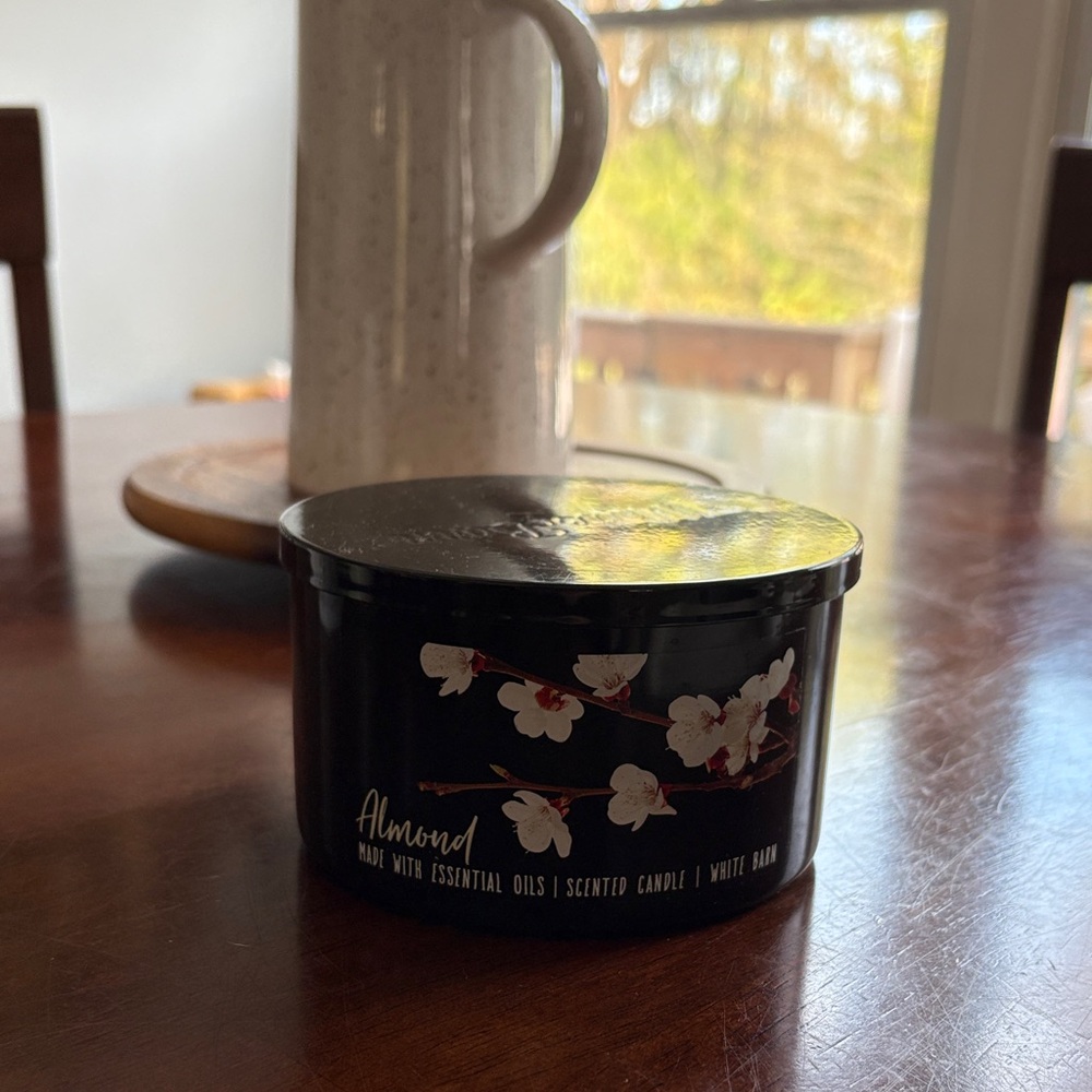 White Barn Almond Scented Candle